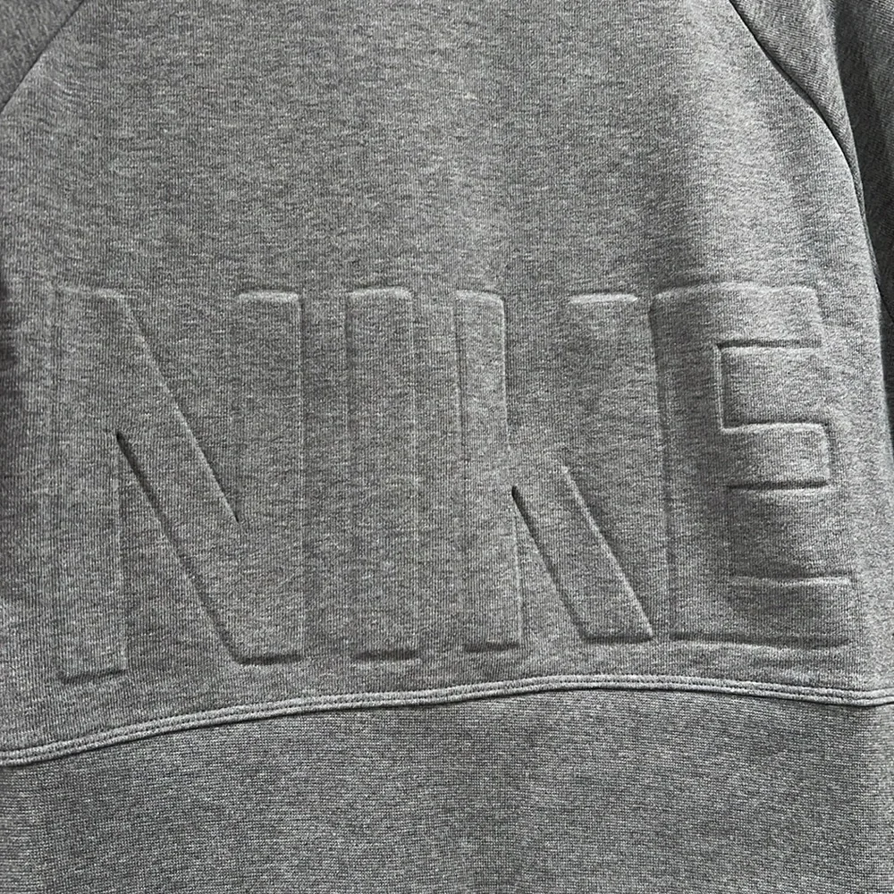 🔥NWOT Nike Dri-FIT Gray Sweatshirt🔥